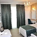 Atlas Hotel 2*